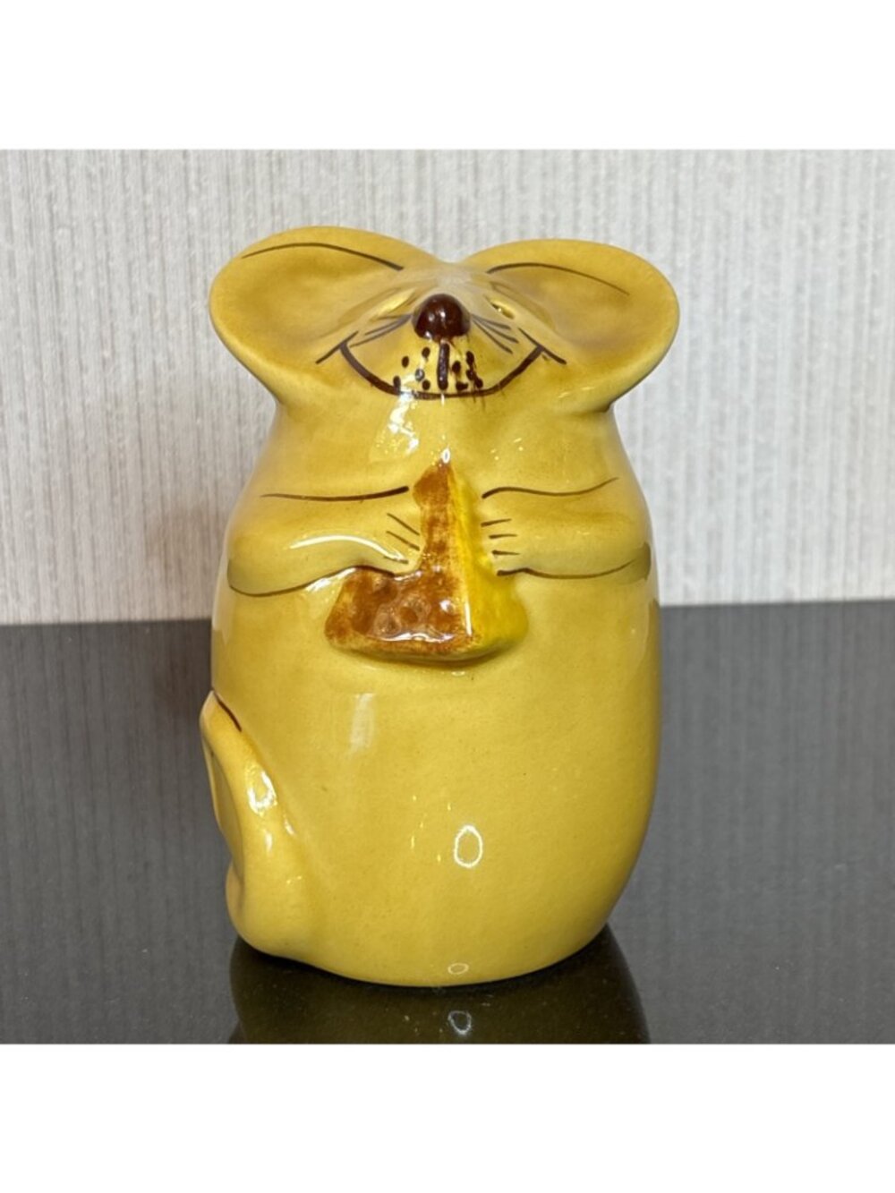 Vintage Gustin Mouse Parmesan Cheese Shaker Cheese Wedge Yellow Pottery Ceramic - Picture 2 of 9